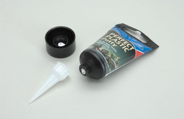 Deluxe Materials Perfect Plastic Putty 40ml